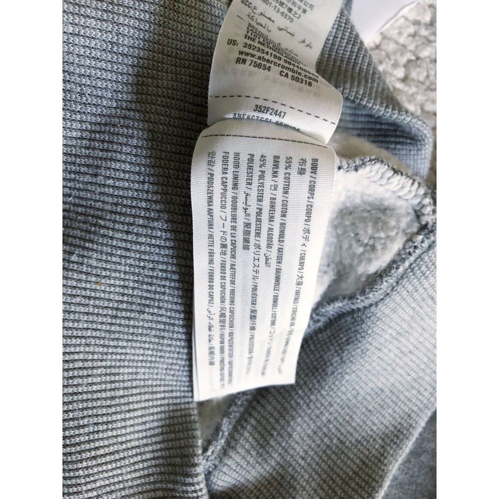 Hollister California Women’s Gray Hoodie with Pink Embroidered Seagull - Picture 5 of 7